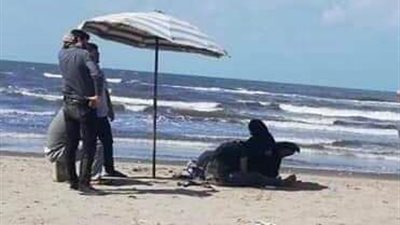انتظرت والدته ٤٨ ساعة..  استخراج جثمان طالب غرق بشاطئ دمياط