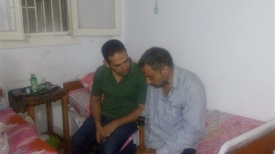 عاد من قطر مريضا.. 