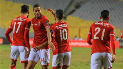 تفاصيل مفاوضات الزمالك مع نجم الأهلي 