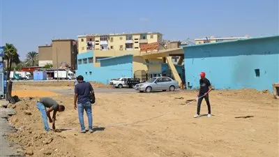 السكرتير العام المساعد يتابع أعمال التطوير والتجميل بطريق ناصر بالسويس (صور)