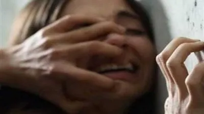 حملت منه سفاحًا.. حبس قهوجي لإتهامه بإغتصاب ابنته في الإسكندرية 