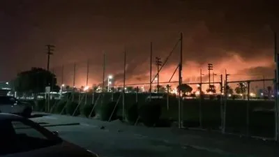 سياسي يمني: عندما نتحدث عن استهداف الحوثي للمنشآت المدنية بالسعودية فإننا نتكلم عن أصابع إيران