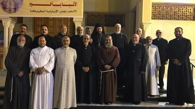 الأنبا باخوم يجتمع بمجمع الآباء الكهنة بالإسكندرية