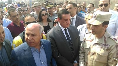 وزير النقل يصل محطة دمنهور لتفقد أعمال التطوير (صور)