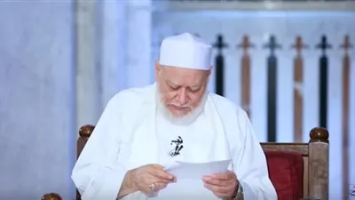 متصل: والدي يأخذ راتبي كاملا.. وعلي جمعة: 