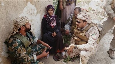 التحالف العربي يعلن تكفله بعلاج أسرة أصيبت في أحداث عدن الأخيرة