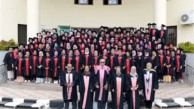 رئيس جامعة المنصورة يشهد تخريج الدفعة 45 صيدلة ويتفقد أعمال تطوير دار الضيافة