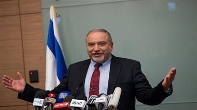 وزير دفاع الاحتلال السابق يدعو لتشكيل حكومة وحدة في إسرائيل