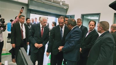 عاجل.. وزير الاتصالات يفتتح مركز البريد للخدمات اللوجستية بمطار القاهرة