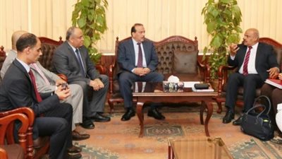 رئيس جامعة طنطا يستقبل وفد من منظومة الشكاوى الحكومية الموحدة (صور)
