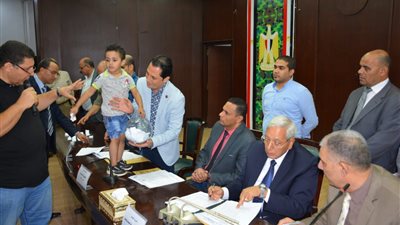 بعد توقف لسنوات.. محافظة الدقهلية تجرى القرعة العلنية لترخيص سيارات ميكروباص بقرى الدقهلية