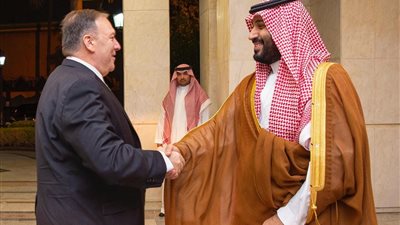 ولي العهد السعودي يستقبل بومبيو بجدة