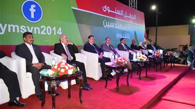 محافظ الفيوم يشهد حفل تكريم المتفوقين دراسيا وحفظة القرآن (صور)