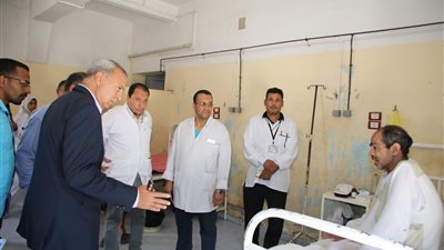 عاجل.. لتدني مستوى النظافة.. محافظ قنا يقرر تحويل مسئولي مستشفى الصدر للتحقيق (صور)
