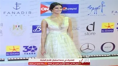  أشبه بالعروس.. إطلالة تارا عماد على السجادة الحمراء بمهرجان الجونة (صور) 