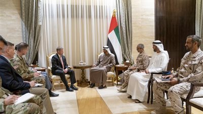 محمد بن زايد يستقبل وزير الجيش الأمريكي رايان مكارثي