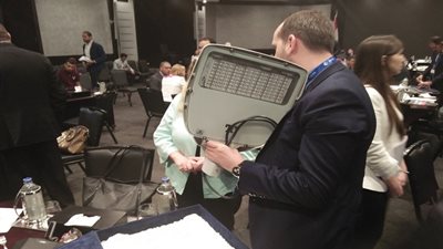 ننشر أول صور لكشافات الإنارة من انتاج الهيئة العربية للتصنيع بالتعاون مع المجر