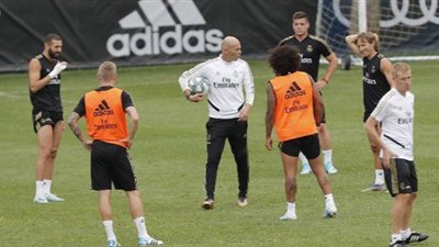 زيدان يقع في خطأ تكتيكي فادح مع ريال مدريد