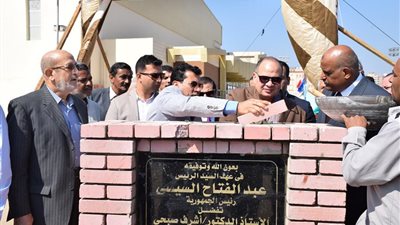  وزير الشباب ومحافظ الفيوم يفتتحان أعمال تطوير نادي قارون الرياضي