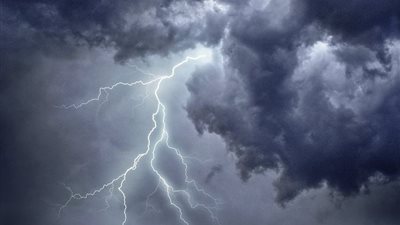 أمطار رعدية على 