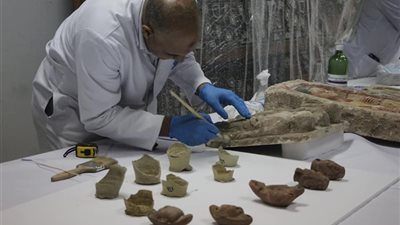 شاهد.. ترميم القطع العائدة لمتحف الحضارة بعد غياب 60 عامًا