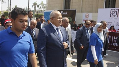 رئيس جامعة القاهرة نافيا الشائعات: التسكين بالمدن الجامعية يسير بشكل منتظم