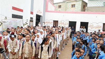  بالأغاني الوطنية.. مدارس الشرقية تستقبل مليون و600 ألف طالب.. (صور)