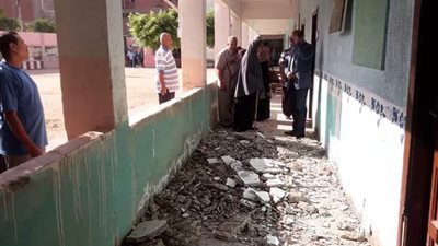 عاجل| في أول يوم دراسي.. انهيار سقف مدرسة بالمنوفية (صور)
