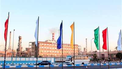 شركات البترول في السويس تبدأ صرف الأرباح السنوية 