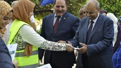 رئيس جامعة المنيا يتفقد فعاليات استقبال الطلاب بـ