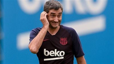 عاجل.. لاعبو برشلونة يتمردون على فالفيري