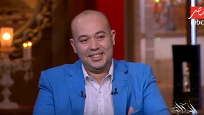 محمود السيسي ينفى امتلاك الجيش لصيدليات 19011 (فيديو)