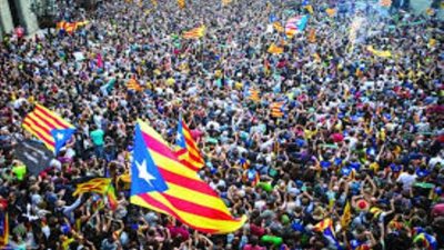 الشرطة الإسبانية تعتقل تسعة انفصاليين بزعم التخطيط للعنف