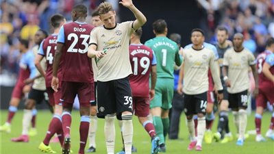 نجم مانشستر يونايتد الشاب يوبخ زملائه