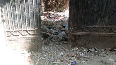  لا يجرؤ أحد أن يمر من أمامها.. مدرسة 