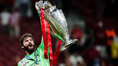 عاجل - أليسون يتوج بجائزة أفضل حارس مرمي في العالم 2019