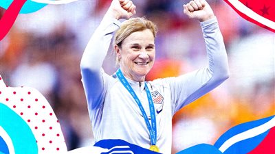 جيل إليس تفوز بجائزة أفضل مدرب لفريق السيدات