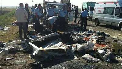 قتلى وجرحى بانقلاب شاحنة تقل مهاجرين في تركيا