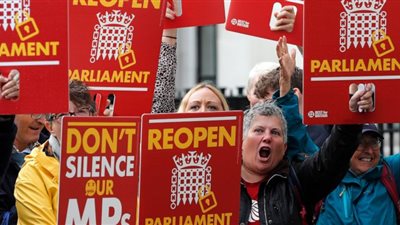 بريطانيا: جونسون لن يقدم استقالته عقب حكم المحكمة العليا