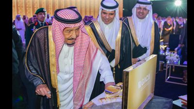 خادم الحرمين الشريفين يفتتح مطار الملك عبدالعزيز الدولي الجديد