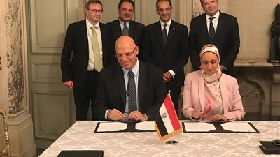  وزير الاتصالات يشهد توقيع مذكرة تفاهم بين 