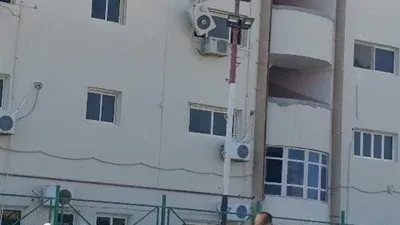  سقوط تكييف في إحدى المدارس الخاصة بالبحر الأحمر (صور) 