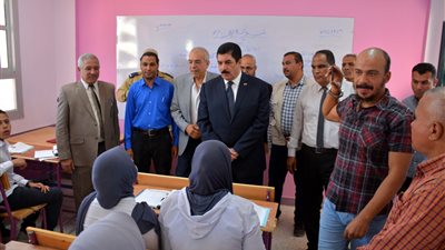 أهالي قرى شبين القناطر يستقبلون محافظ القليوبية بالزغاريد خلال افتتاح 4 مدارس بتكلفة 27 مليون جنيهًا (صور)