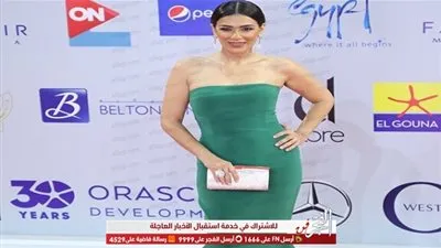 إنجي المقدم تخطف الأنظار بإطلالة هادئة بالأخضر في الحفل الموسيقي للجونة السينمائي