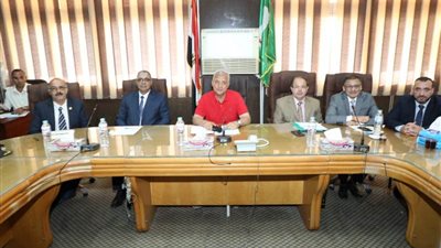 تفاصيل اجتماع محافظ المنوفية بالمجلس الإقليمي للصحة في كلية الطب