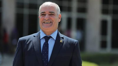 صرف مكافأة جهود غير عادية لأعضاء هيئة التدريس والعاملين بجامعة الفيوم