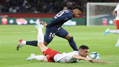 نيمار يهرب من باريس سان جيرمان