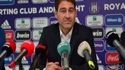 رينيه فايلر يستلم 