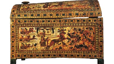 أخناتون ونفرتيتي و77 مستنسخا أثريا في ضيافة سان بطرسبرج (تفاصيل)