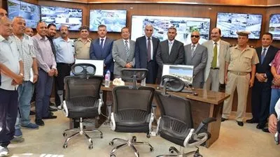 افتتاح منظومة المراقبة الإلكترونية لمحاور وميادين العاشر من رمضان (صور)